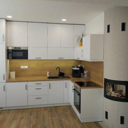 Moderny Apartman S Krbom A Klimatizaciou Presov Exterior photo